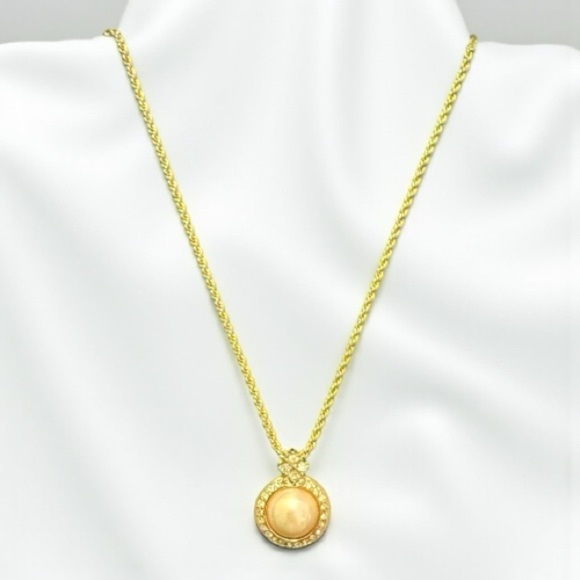 Dior Necklace - Picture 2 of 3